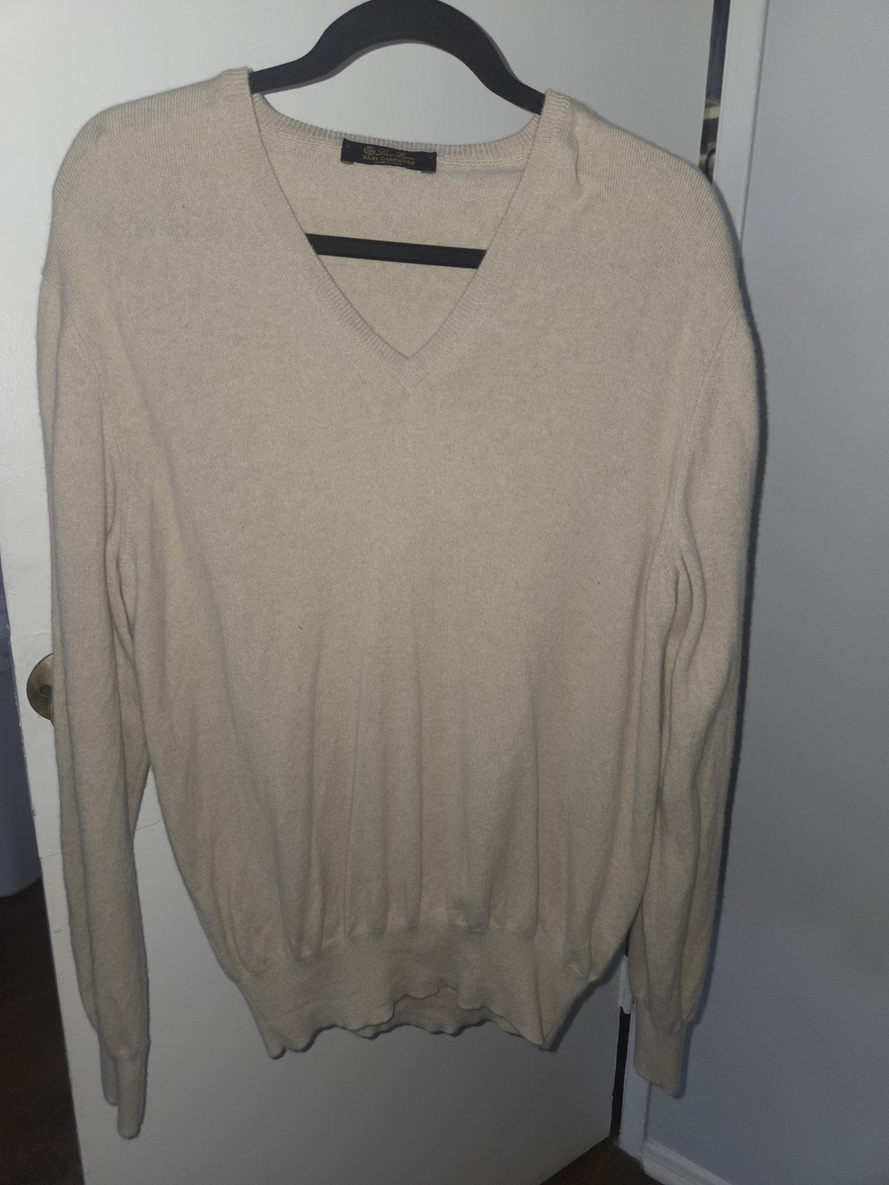 Loro Piana
Men's Baby Cashmere V-Neck Sweater